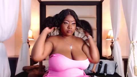 Snapshot of trixiemar chatting on 03-10-25, 03:52 TrixieMar online show from 03-10-25, 03:52