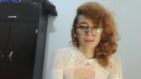 Snapshot of trixy_roses chatting on 12-18-24, 10:13 Trixy Rose online show from 12-18-24, 10:13