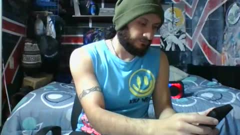 Snapshot of trizquelmen chatting on 02-09-26, 03:32 Andrew online show from 02-09-26, 03:32