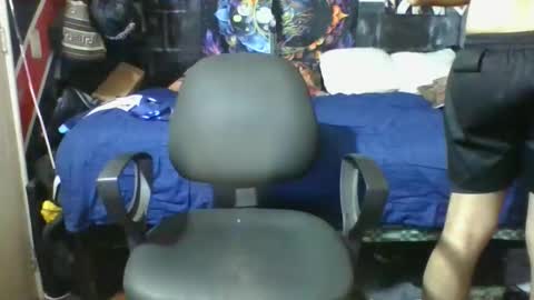 Snapshot of trizquelmen chatting on 03-09-26, 03:05 Andrew online show from 03-09-26, 03:05