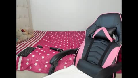 Snapshot of trizzytariaa chatting on 01-20-25, 03:48 Taria online show from 01-20-25, 03:48