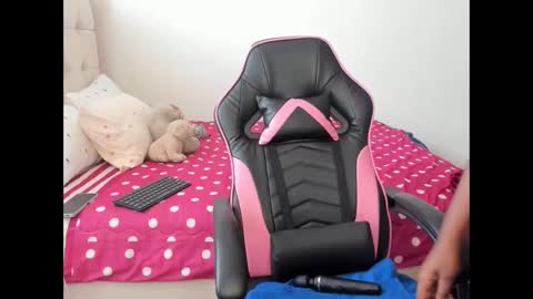 Snapshot of trizzytariaa chatting on 02-01-25, 11:21 Taria online show from 02-01-25, 11:21