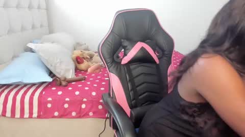 Snapshot of trizzytariaa chatting on 03-01-25, 12:01 Taria online show from 03-01-25, 12:01