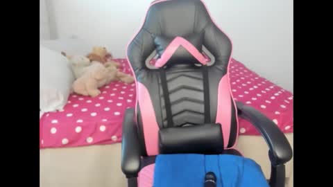 Snapshot of trizzytariaa chatting on 03-06-25, 03:02 Taria online show from 03-06-25, 03:02