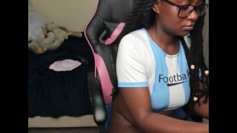 Snapshot of trizzytariaa chatting on 02-04-26, 03:01 Taria online show from 02-04-26, 03:01