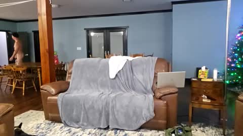 trojanswingers online show from 11-28-25, 05:43