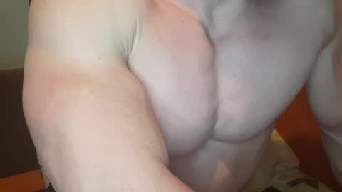 Snapshot of troncq chatting on 01-30-25, 06:43 Troncq online show from 01-30-25, 06:43