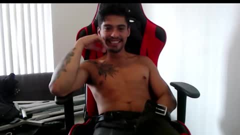 Snapshot of tropicalmadness chatting on 02-01-25, 06:21 Archie Torres online show from 02-01-25, 06:21