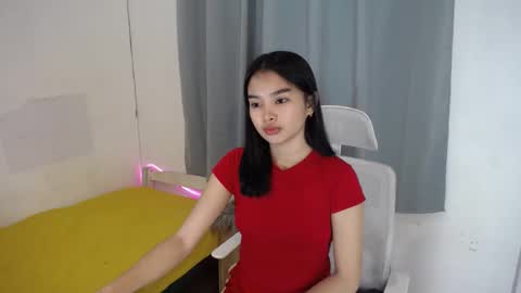 Snapshot of tropicalmuse chatting on 12-15-25, 05:23 Ash online show from 12-15-25, 05:23