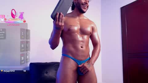 Snapshot of troy_lee1 chatting on 03-12-26, 05:30 online show from 03-12-26, 05:30