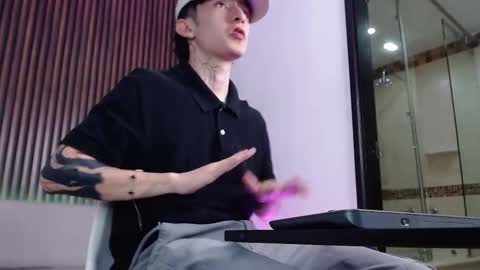 Troy online show from 09-30-25, 07:19