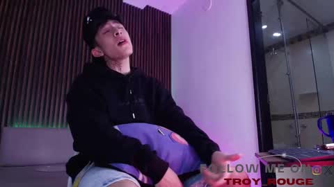 Troy online show from 11-06-25, 07:15