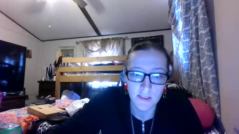 Snapshot of truckerswifetobe chatting on 12-16-24, 06:38 TruckersWifeToBe online show from 12-16-24, 06:38