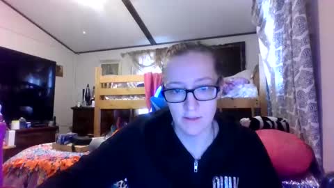 Snapshot of truckerswifetobe chatting on 12-18-24, 05:52 TruckersWifeToBe online show from 12-18-24, 05:52