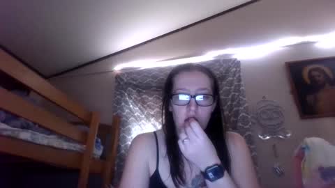 Snapshot of truckerswifetobe chatting on 01-17-25, 08:22 TruckersWifeToBe online show from 01-17-25, 08:22