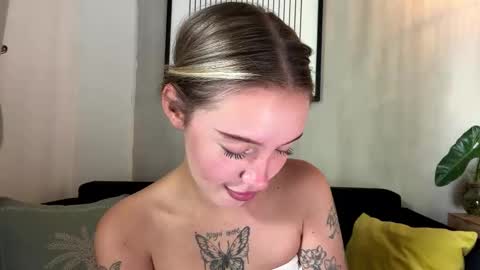 Snapshot of trulamorella chatting on 02-01-26, 05:06 Mia online show from 02-01-26, 05:06