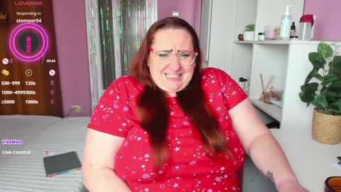 Adelle online show from 02-05-25, 01:22