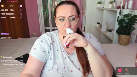 Adelle online show from 03-07-25, 12:23