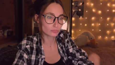 Snapshot of trying2fit chatting on 09-23-25, 07:06 trying2fit online show from 09-23-25, 07:06