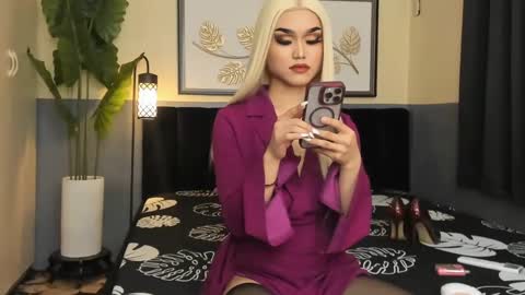 Snapshot of ts_elijah chatting on 01-07-25, 07:10 Saskia online show from 01-07-25, 07:10