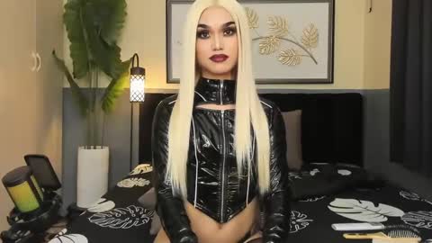 Snapshot of ts_elijah chatting on 01-20-25, 09:43 Saskia online show from 01-20-25, 09:43