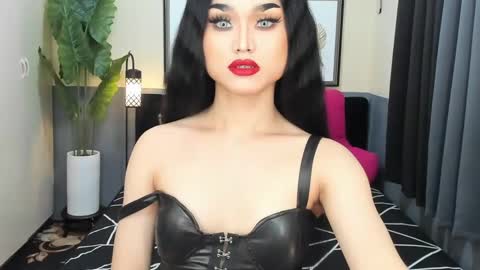 Snapshot of ts_elijah chatting on 01-30-25, 01:42 Saskia online show from 01-30-25, 01:42