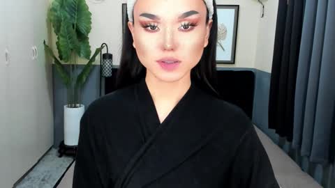 Snapshot of ts_elijah chatting on 11-20-25, 11:32 Saskia online show from 11-20-25, 11:32