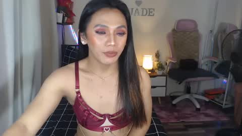 Snapshot of ts_jadexxx chatting on 01-10-25, 02:04 Jade online show from 01-10-25, 02:04
