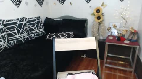 Snapshot of tsakesha chatting on 01-09-25, 02:01 akesha online show from 01-09-25, 02:01