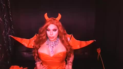 Snapshot of tsblondienyc chatting on 10-25-25, 01:02 Jessie online show from 10-25-25, 01:02