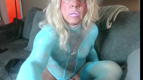 Snapshot of tsbodysmooth chatting on 10-24-25, 12:08 Ts Charlotte aka Bodysmooth online show from 10-24-25, 12:08