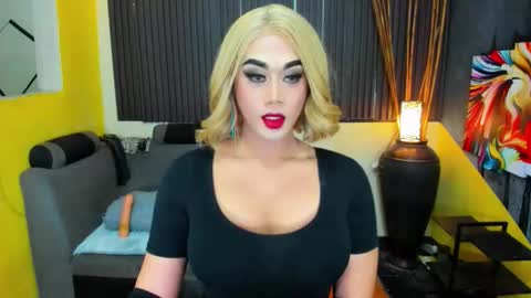 Snapshot of tsmamahmerslove chatting on 01-08-26, 08:33 Nicoleeee online show from 01-08-26, 08:33