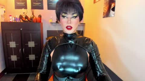 Nicoleeee online show from 05-20-26, 08:48