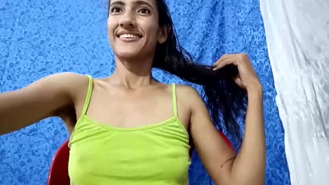 Snapshot of tsmilingg chatting on 05-13-26, 12:19 Dulce online show from 05-13-26, 12:19