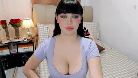 Snapshot of tspearlofasia chatting on 01-22-25, 05:59 Graciella online show from 01-22-25, 05:59