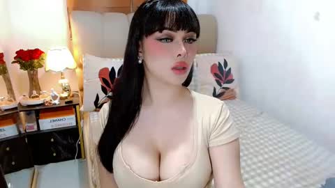 Snapshot of tspearlofasia chatting on 02-03-25, 06:02 Graciella online show from 02-03-25, 06:02