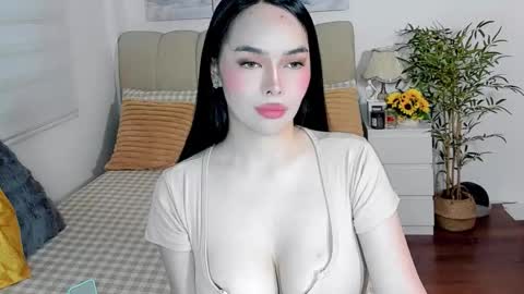 Snapshot of tspearlofasia chatting on 03-30-26, 05:41 Graciella online show from 03-30-26, 05:41