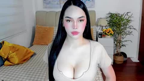 Snapshot of tspearlofasia chatting on 03-31-26, 06:58 Graciella online show from 03-31-26, 06:58