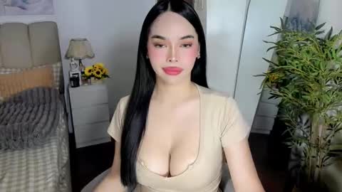 Snapshot of tspearlofasia chatting on 04-15-26, 07:59 Graciella online show from 04-15-26, 07:59
