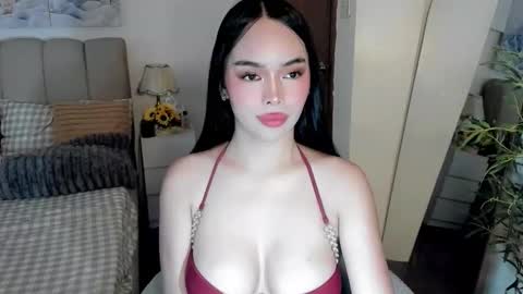 Snapshot of tspearlofasia chatting on 04-24-26, 07:44 Graciella online show from 04-24-26, 07:44