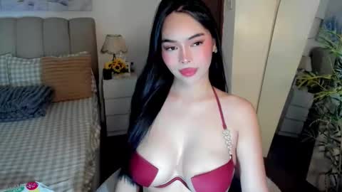 Snapshot of tspearlofasia chatting on 04-25-26, 03:09 Graciella online show from 04-25-26, 03:09