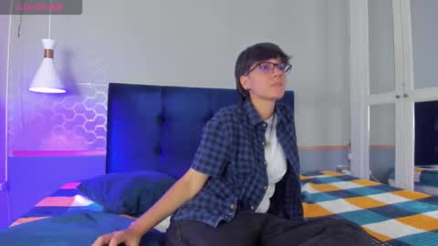 Snapshot of tsuki_maru chatting on 09-10-25, 08:31 Maru online show from 09-10-25, 08:31