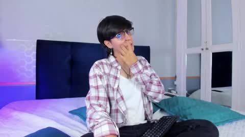 Snapshot of tsuki_maru chatting on 10-04-25, 08:07 Maru online show from 10-04-25, 08:07