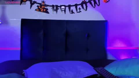 Snapshot of tsuki_maru chatting on 10-25-25, 08:36 Maru online show from 10-25-25, 08:36