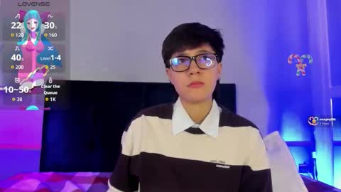 Snapshot of tsuki_maru chatting on 12-19-25, 03:57 Maru online show from 12-19-25, 03:57