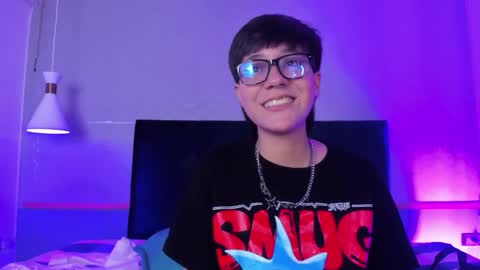 Snapshot of tsuki_maru chatting on 12-20-25, 03:24 Maru online show from 12-20-25, 03:24