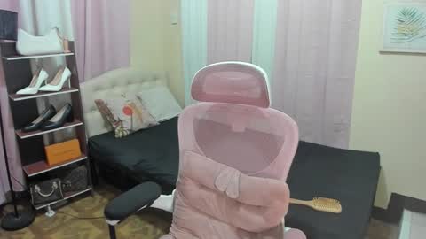 Snapshot of tsuncutrhein chatting on 09-18-25, 05:53 tsuncutrhein online show from 09-18-25, 05:53