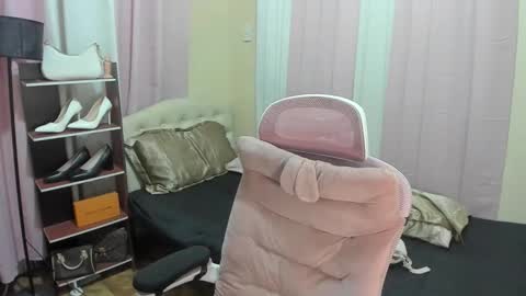 Snapshot of tsuncutrhein chatting on 09-21-25, 08:16 tsuncutrhein online show from 09-21-25, 08:16