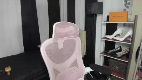 Snapshot of tsuncutrhein chatting on 10-21-25, 03:02 tsuncutrhein online show from 10-21-25, 03:02