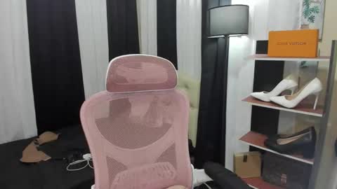 Snapshot of tsuncutrhein chatting on 10-30-25, 09:22 tsuncutrhein online show from 10-30-25, 09:22